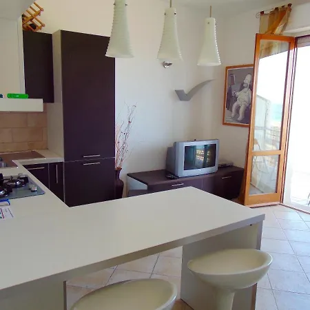 M210 - Marcelli, Trilocale Fronte Mare Con Vista Mozzafiato Apartamento Marcelli