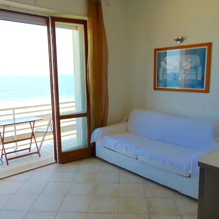 M210 - Marcelli, Trilocale Fronte Mare Con Vista Mozzafiato Apartamento Marcelli